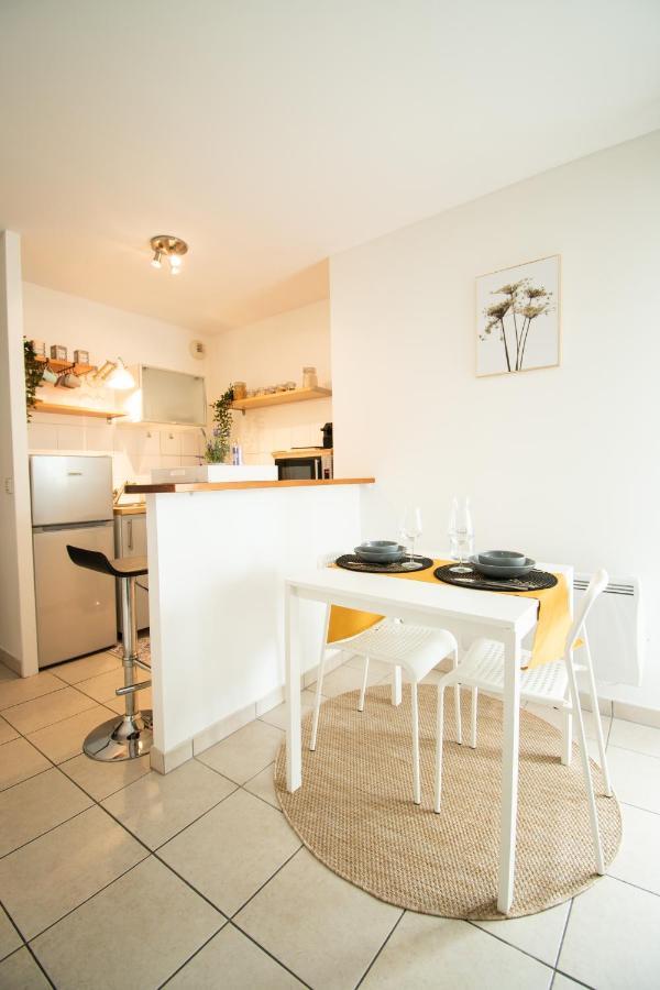 Studio Charmant Cergy Le Haut Au Pied De La Gare ! Parking Prive ! Exterior foto